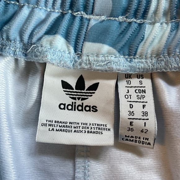 Adidas shorts - Picture 2 of 3